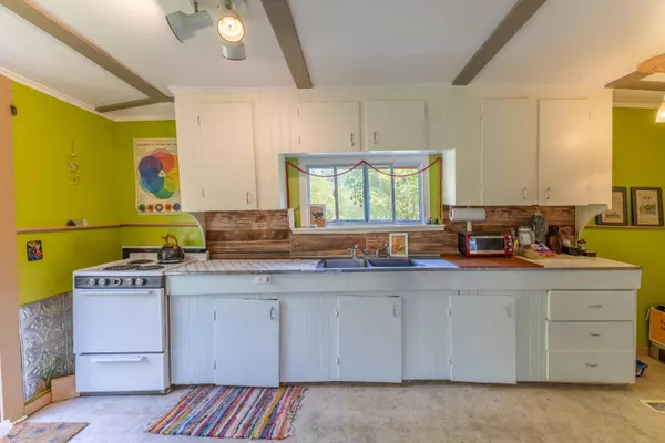 Ellsworth, ME 04605,28 Central ST