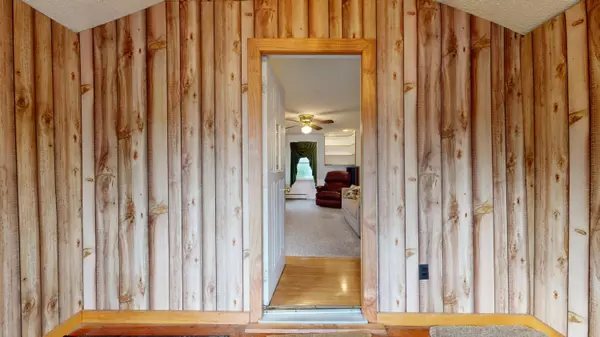 Old Orchard Beach, ME 04064,49 Church ST