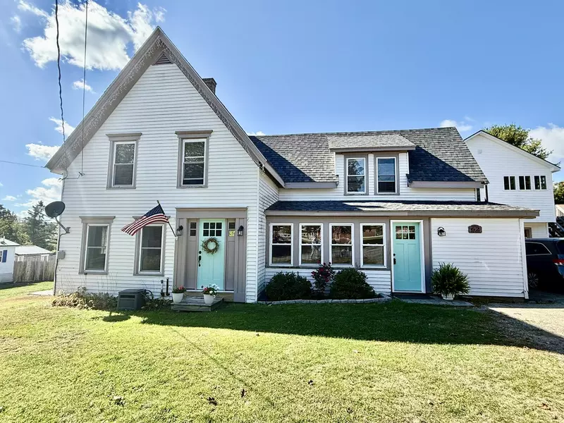 62 Pine ST, Bucksport, ME 04416