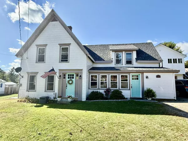 62 Pine ST, Bucksport, ME 04416