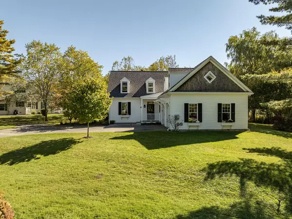 23 Clam Cove DR, Rockport, ME 04856