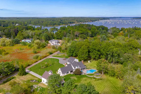 Falmouth, ME 04105,10 Elm DR