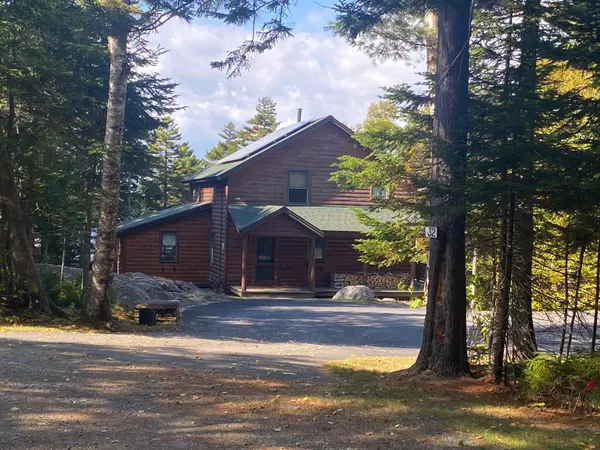 32 Westwind LN, Beaver Cove, ME 04441