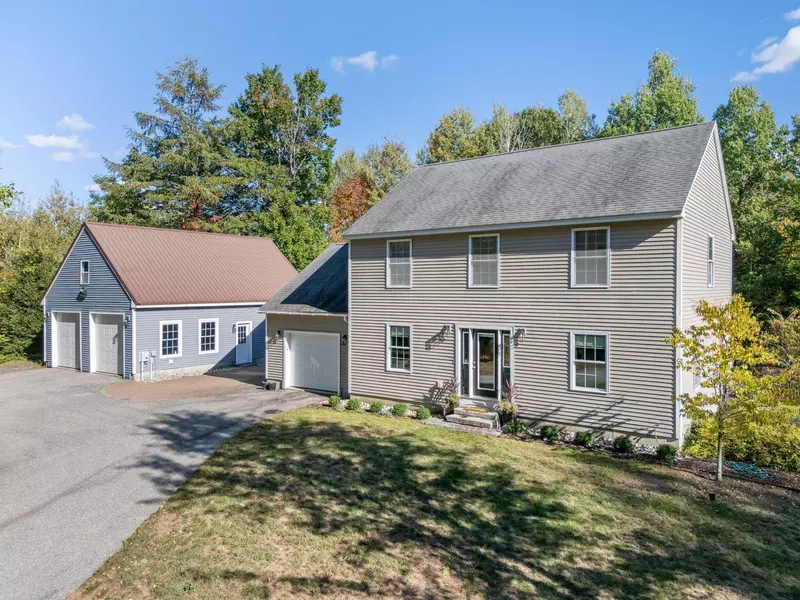 16 Old Orchard RD, Gorham, ME 04038