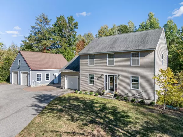 16 Old Orchard RD, Gorham, ME 04038
