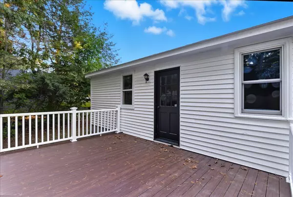 Sanford, ME 04083,14 Joy ST