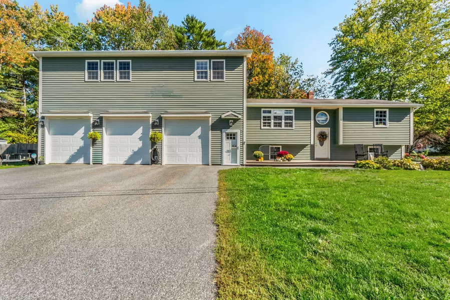 40 Andrea ST, Lisbon, ME 04250