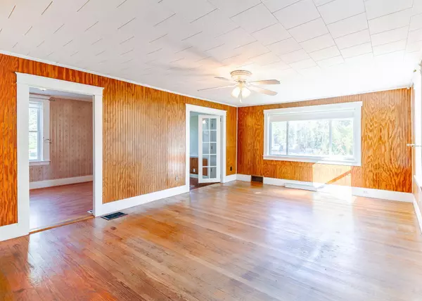 Winslow, ME 04901,701 China RD