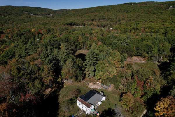 15 Royal Ridge LN, Paris, ME 04281