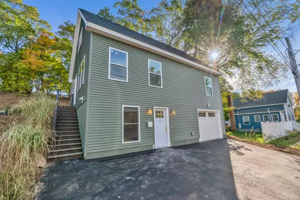 Sanford, ME 04073,8 Bougie LN