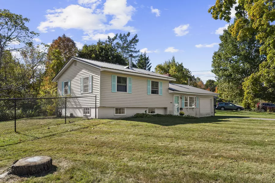 22 Mainewood AVE, Orono, ME 04473