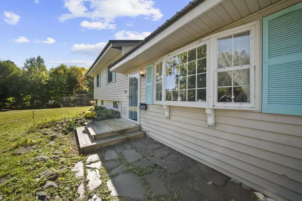 Orono, ME 04473,22 Mainewood AVE