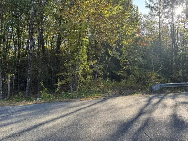 Benton, ME 04901,413 Bellsqueeze RD