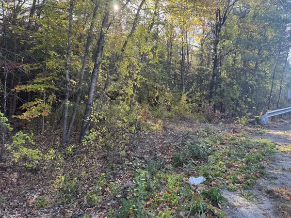 Benton, ME 04901,413 Bellsqueeze RD