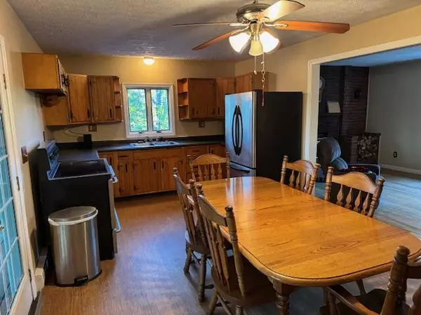 Sanford, ME 04083,218 Oak ST