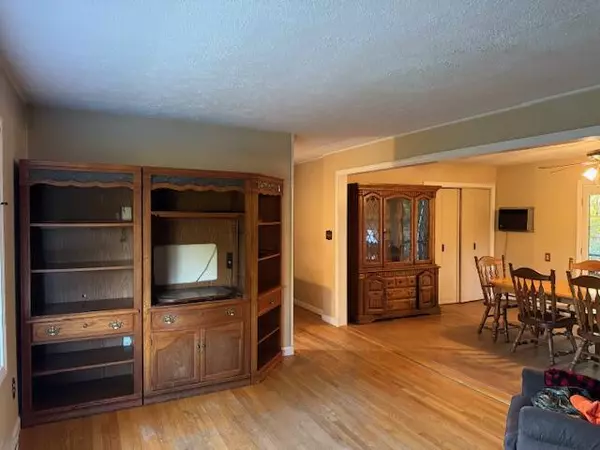 Sanford, ME 04083,218 Oak ST