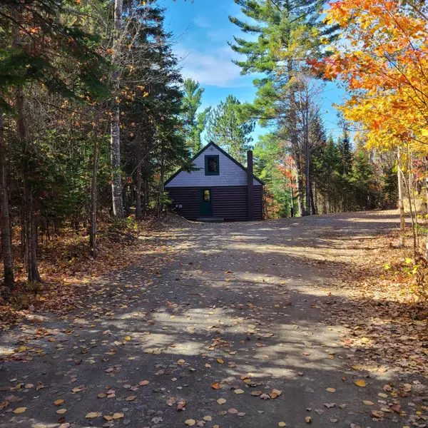 22 Skytop RD, Eustis, ME 04936