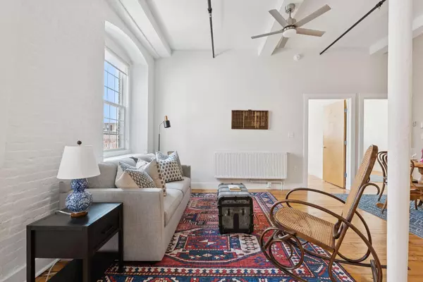 Biddeford, ME 04005,2 Main ST #18-303