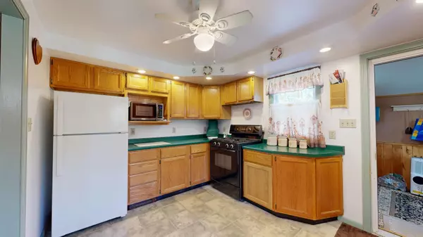 Monmouth, ME 04259,11 Oak Hill RD