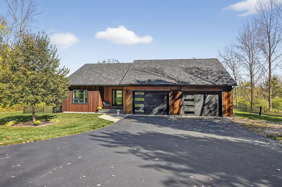 27 Hillside AVE, Falmouth, ME 04105