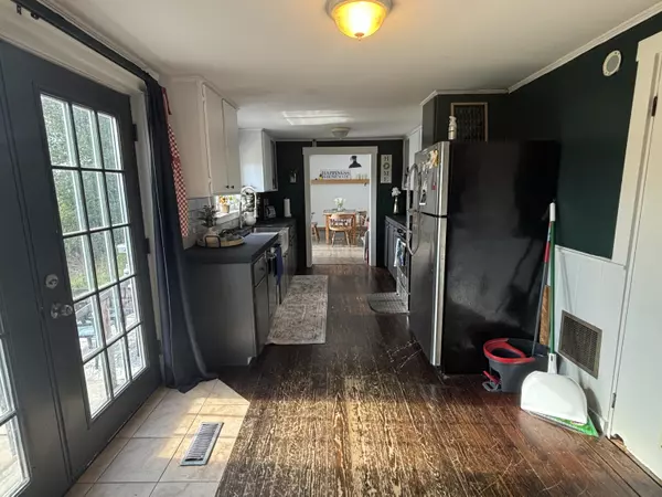 Bradford, ME 04410,354 Main RD