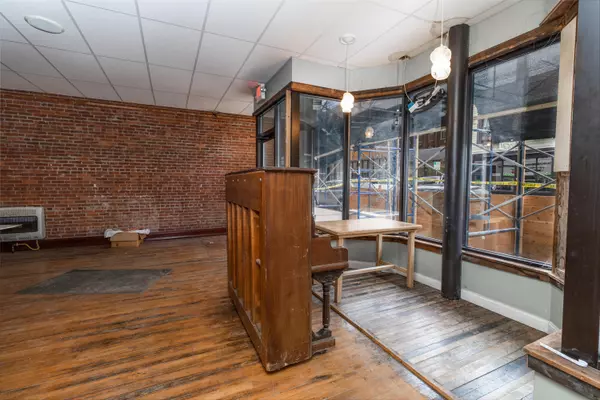 Lewiston, ME 04240,43 Lisbon ST #1