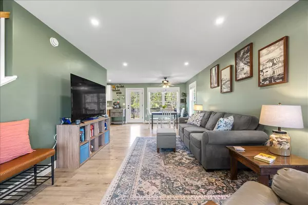 Standish, ME 04084,20 Estes DR