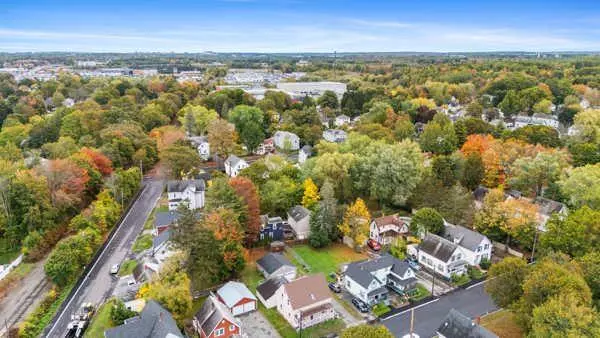 Westbrook, ME 04092,68 Seavey ST