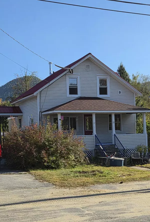 27 Coburn AVE, Dixfield, ME 04224