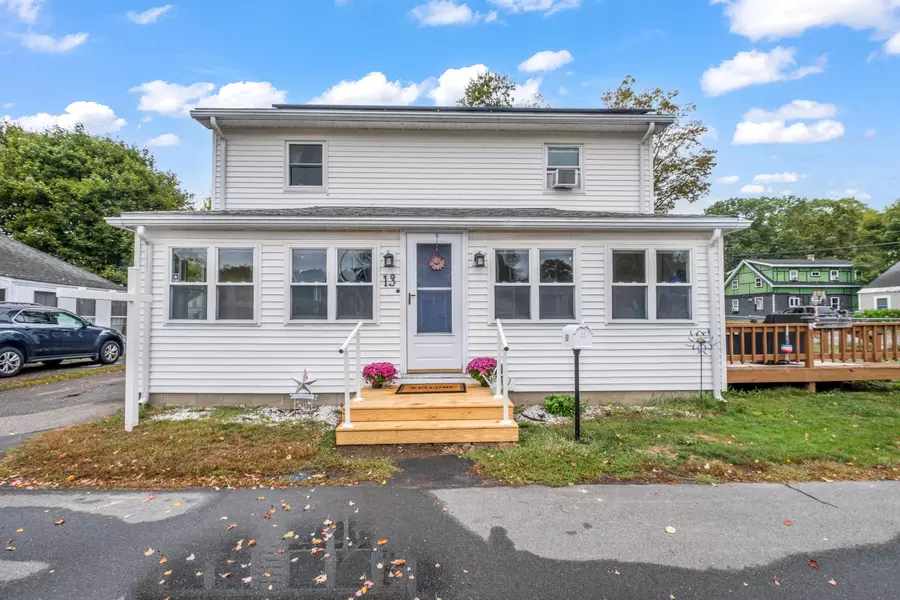 13 Goodrich ST, Kittery, ME 03904