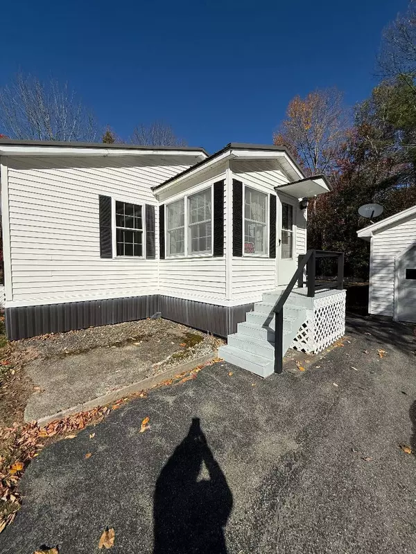 Albion, ME 04910,253 Benton RD