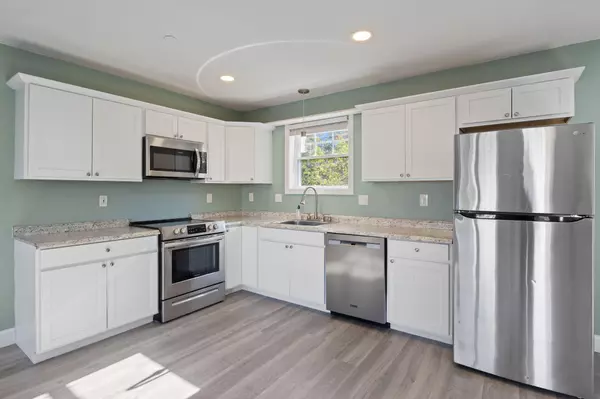 Sanford, ME 04073,3 Boulder LN #9