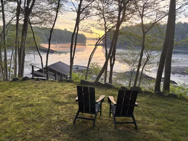 Boothbay, ME 04537,14 Wolf RD