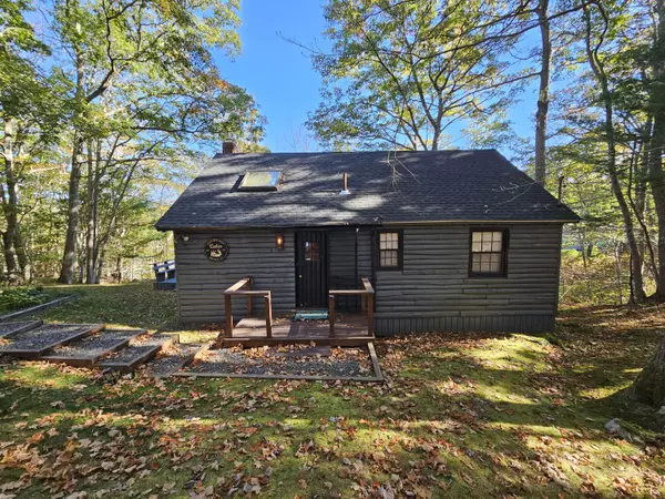 Boothbay, ME 04537,14 Wolf RD