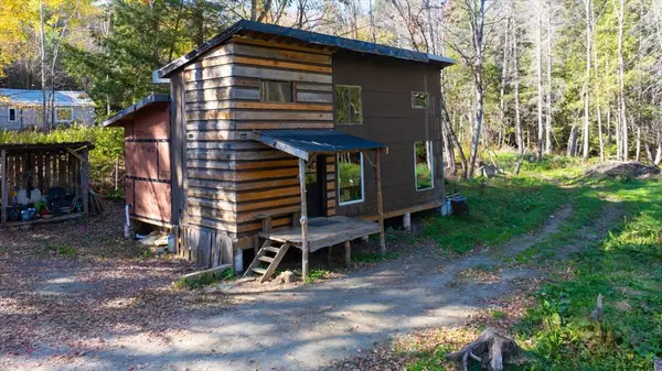 Farmington, ME 04938,463 Clover Mill RD