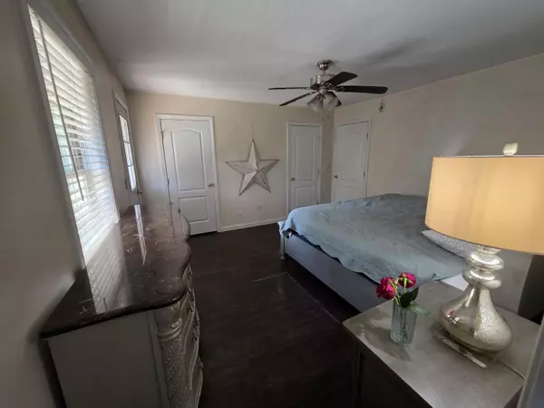 Levant, ME 04456,21 Maple DR