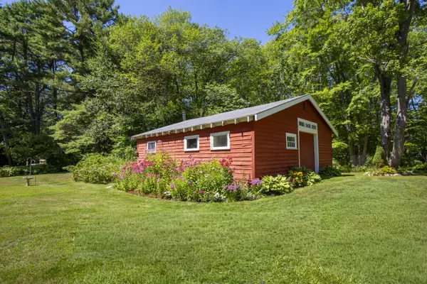 Freeport, ME 04032,81 Desert RD