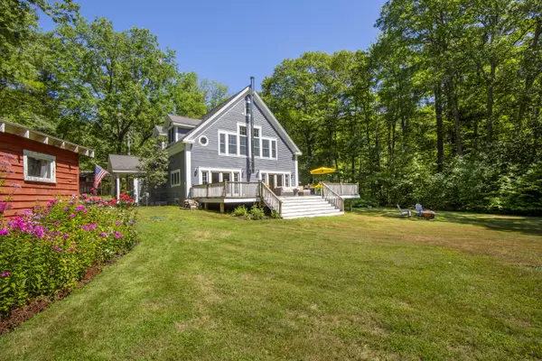 Freeport, ME 04032,81 Desert RD