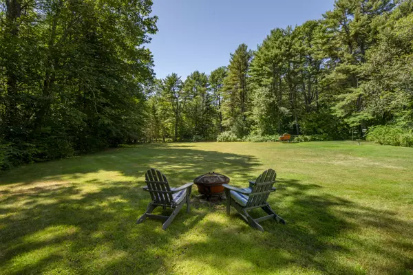 Freeport, ME 04032,81 Desert RD