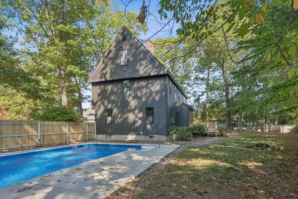 Sanford, ME 04073,16 Andrew AVE