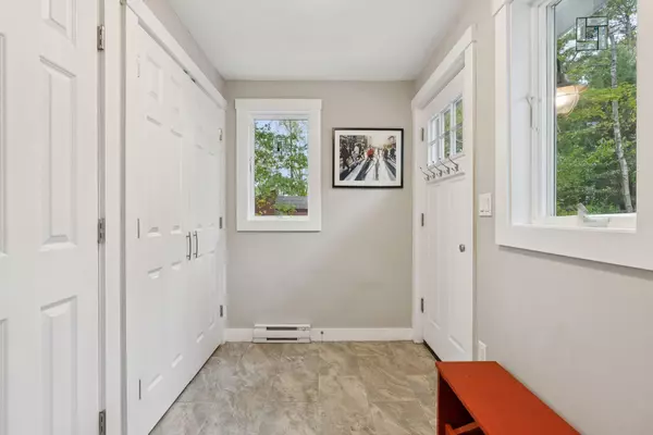 Freeport, ME 04032,4 Sandy Beach RD