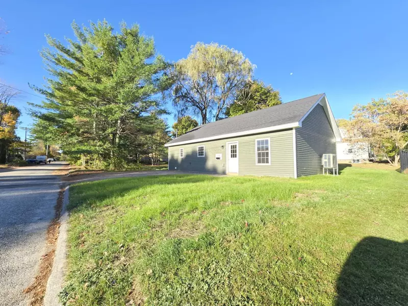 83 Taft AVE, Auburn, ME 04210