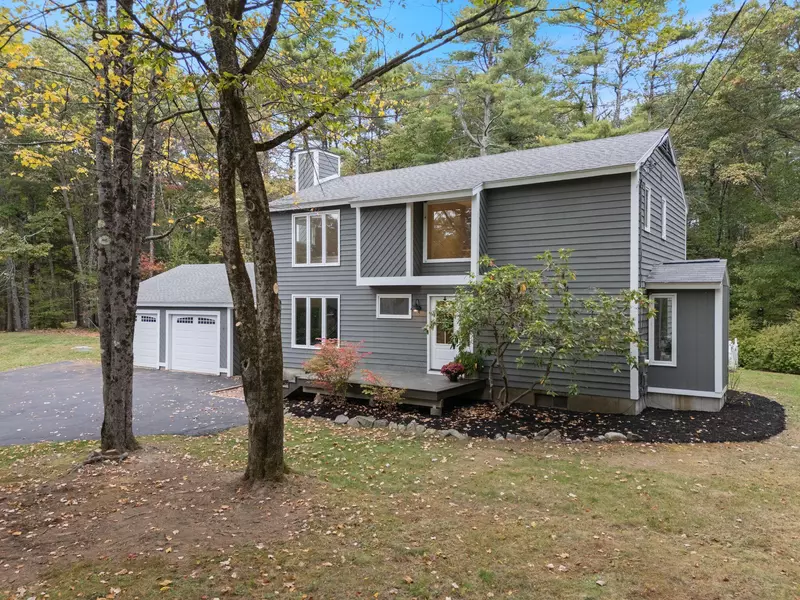 17 Edna LN, North Yarmouth, ME 04097