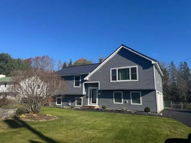 38 Main TRL, Hampden, ME 04444