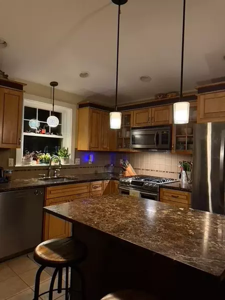 38 Woodlawn AVE, Kittery, ME 03904