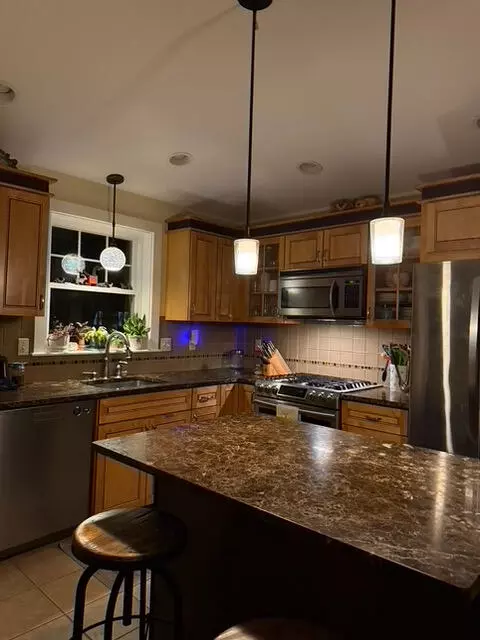 38 Woodlawn AVE, Kittery, ME 03904