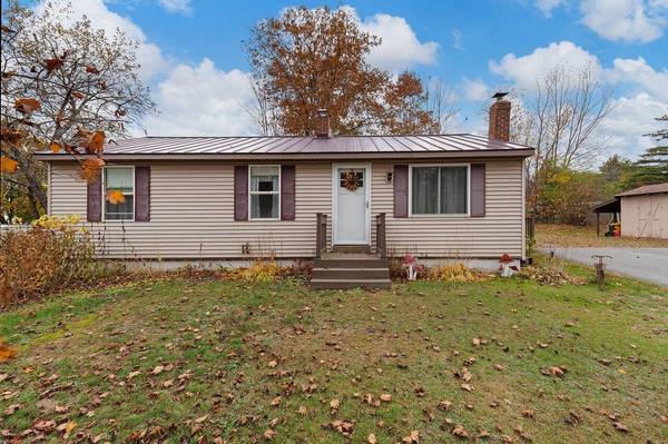 127 Barlen ST, Farmington, ME 04938