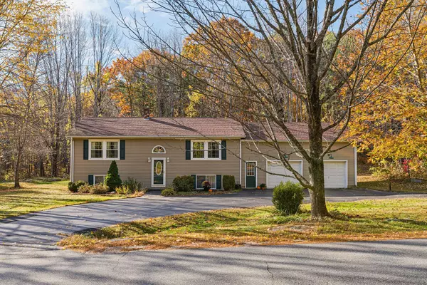 Auburn, ME 04210,196 Beech Hill RD