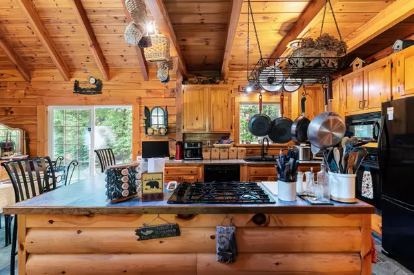 Vassalboro, ME 04989,2451 Riverside DR