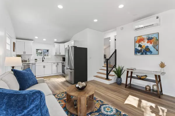 Saco, ME 04072,22 James ST